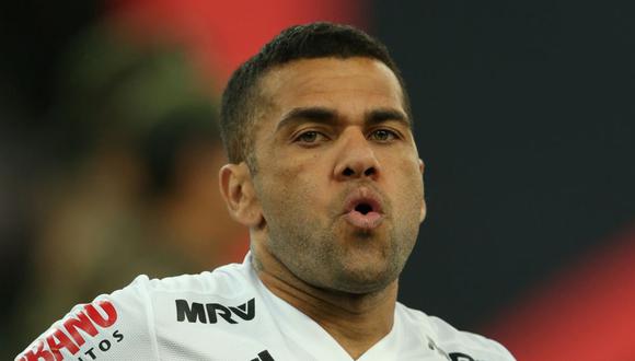 Dani Alves está en problemas con el club y los hinchas. (Foto: Reuters)