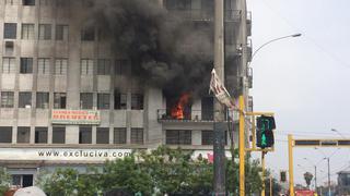 Av. 28 de Julio: incendio movilizó a más 20 unidades