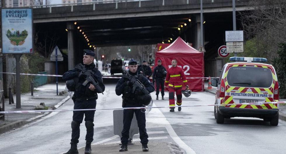 Un joven armado con un cuchillo atacó a transeúntes en un parque de París el pasado viernes. (AP).