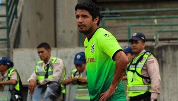 Manco regresó al Perú y reveló el club en el que podría jugar