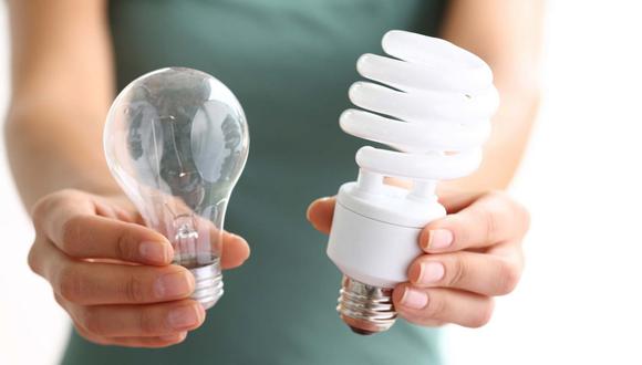 Un foco ahorrador consume hasta 80% menos energía eléctrica que las clásicas bombillas. (Foto: Pixabay)