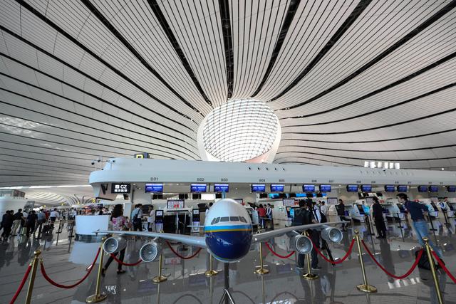 El Aeropuerto Internacional de Beijing, ubicado en China, recibe 100.983.290 pasajeros entre los que arriban y los que embarcan.