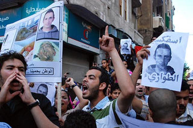 Egipto: Policías irán 10 años a prisión por asesinar a bloguero - 1