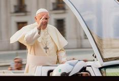 Papa Francisco: le lanzan este objeto y así reaccionó Sumo Pontífice