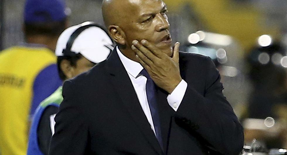 Roberto Mosquera, técnico de Alianza Lima, ha generado muchas críticas por sus declaraciones tras el empate en Matute ante Deportivo Municipal (Foto: Getty Images)