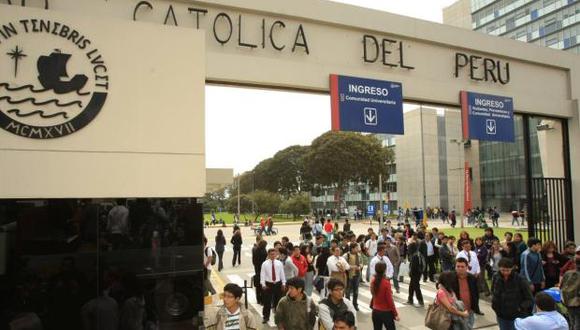 La controversia entre el Arzobispado de Lima y dicho centro de estudios inició en el 2007 cuando el representante arzobispal, Walter Muñoz, exigió que la Junta de Administración intervenga sobre los bienes donados a la PUCP. (Foto: Archivo El Comercio)