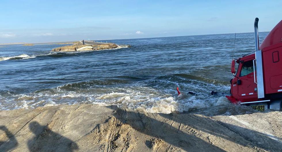 La laguna La Niña en Piura produce colapso de la carretera Bayóvar-Chiclayo (Foto: redes sociales).