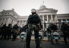 Senado argentino discute reformas clave para el gobierno de Milei en medio de protestas