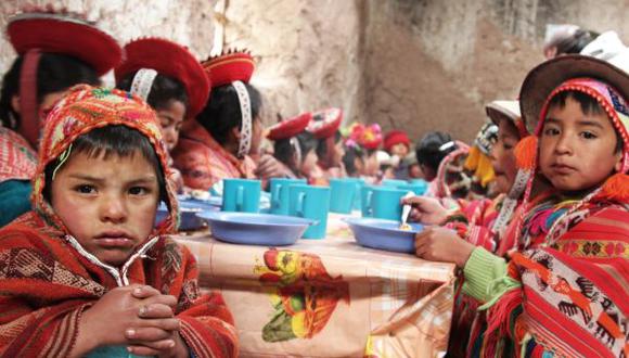 Seg&uacute;n la IDI, uno de cada tres ni&ntilde;os por departamento todav&iacute;a tiene anemia. el Presidente Electo Pedro Pablo Kuczynski firm&oacute; un compromiso para cobatir la desnutrici&oacute;n cr&oacute;nica infantil durante su mandato. (Foto: 