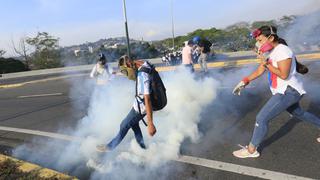 Venezuela: El levantamiento militar contra Nicolás Maduro en fotos