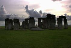 Investigadores sostienen que hay otras construcciones debajo de Stonehenge