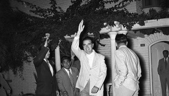 En la madrugada del 17 de enero de 1957, el arquitecto Fernando Belaunde Terry sale de su casa en Jesús María rumbo al duelo que sostendría en Collique con un diputado cercano al gobierno de Prado. (Foto: GEC Archivo Histórico)