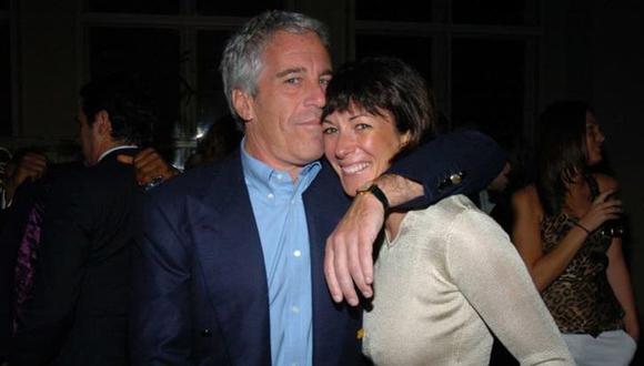 Ghislaine Maxwell era buscada por la justicia estadounidense bajo la acusación de formar parte de la red de tráfico de menores para fines sexuales que encabezaba el multimillonario financista Jeffrey Epstein. (Foto: AFP).