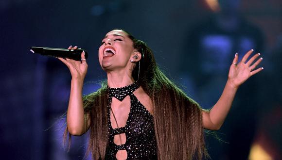 Ariana Grande confiesa estar muy enferma y podría suspender algunos conciertos. (Foto: AFP)