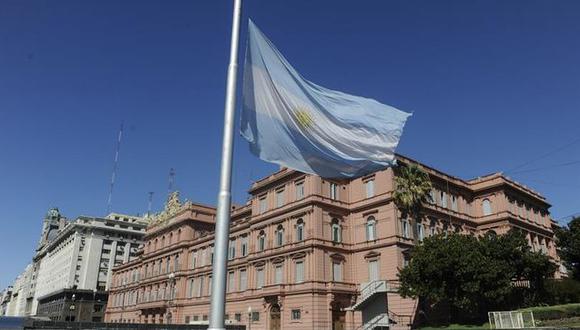 Conozca aquí a cuánto se cotiza el dólar en Argentina este viernes 28 de febrero. (Foto: EFE)