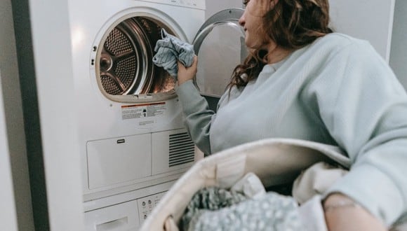 Este 'life hack' te abrirá la mente y sabrás por qué se debe poner bolas de aluminio a la lavadora. | Imagen referencial: 
Sarah Chai - Pexels