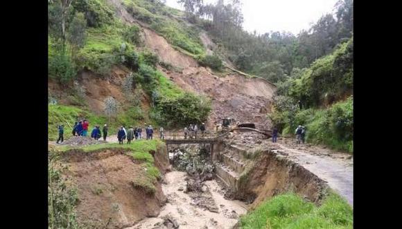 Huancabamba: Derrumbe obstaculiza el tránsito desde el sábado