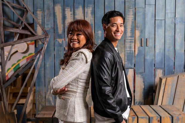 The latest salsa album he recorded with his mother is called Mimy y Tony, and is available on digital platforms.  The songs fuse Peruvian and Japanese music.