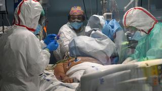 España termina febrero con más de 10.000 fallecidos por coronavirus, el mes más mortífero de la pandemia