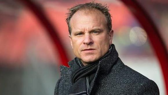 Ajax: Bergkamp y miembros del cuerpo técnico son suspendidos. (Foto: AFP)