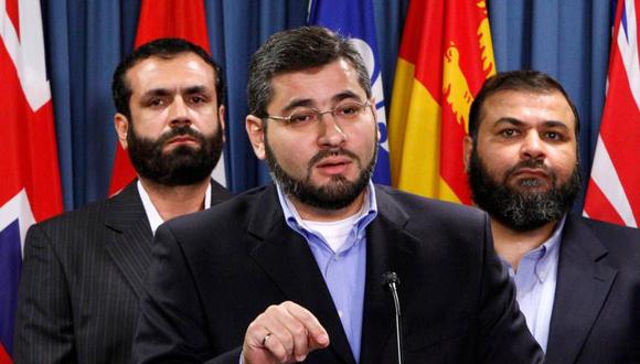Abdullah Almalki (center), with Muayyed Nureddin (left) and Ahmad El Maati