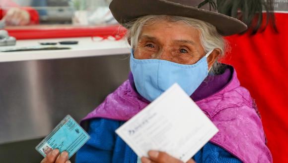 El bono alimentario es una ayuda económica para las personas que se han visto afectadas por el alza de precios en la canasta básica.