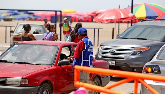 El cobro por parqueo vehicular en las playas de Chorrillos corresponde a la temporada de verano 2020-2021, periodo comprendido entre el 1 de diciembre de 2020 al 31 de marzo del presente año. Foto: Andina