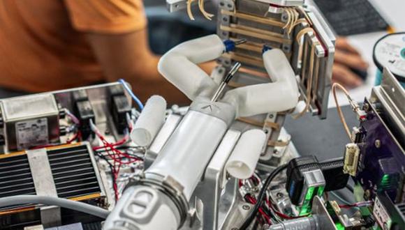 El robot puede ser controlado desde la Tierra y realiza labores de manera autónoma. (Foto: NASA)