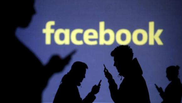 Las acciones de Facebook se desplomaron este jueves después de que la empresa anunciara que su ritmo de ganancias está disminuyendo frente a un aumento en los gastos. (Foto: Reuters)