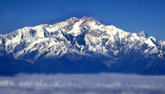 Expedición verificará si sismo del 2015 redujo al Everest