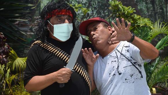 El Rambo de "El Wasap de JB", aconsejando a un peatón utilizar mascarilla. Foto: Latina. Montaje: TVMás.