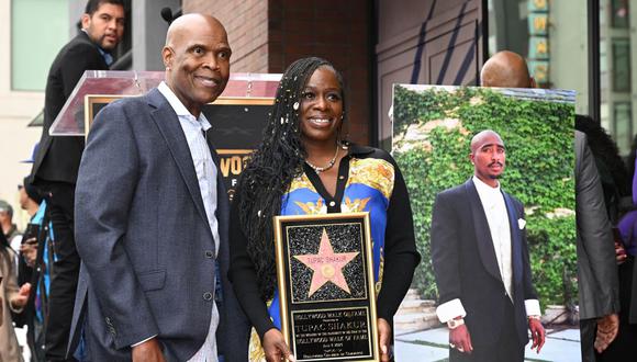 Tupac Shakur consigue su estrella en el paseo de la fama de Hollywood 27 años después de su muerte. (Foto: Robyn Beck / AFP)
