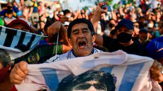 Maradona, el gran imperfecto, por Rolando Arellano C.