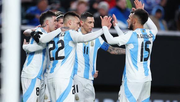 Argentina se impuso con facilidad ante El Salvador desde el Lincoln Financial Field Stadium de Filadelfia, Estados Unidos. (Photo by Charly TRIBALLEAU / AFP)