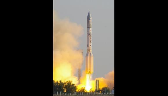 Lanzan cohete ruso Proton-M y se desintegra en el espacio