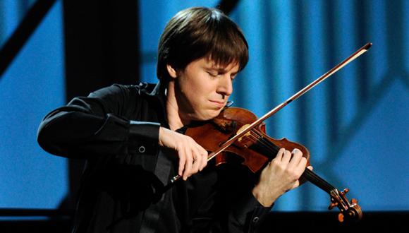 Joshua Bell: "Dirigir desde el violín me llena mucho más"