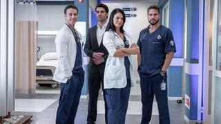 “Médicos, línea de vida”: doctores de verdad ven la telenovela de Televisa y resaltan los errores que cometen