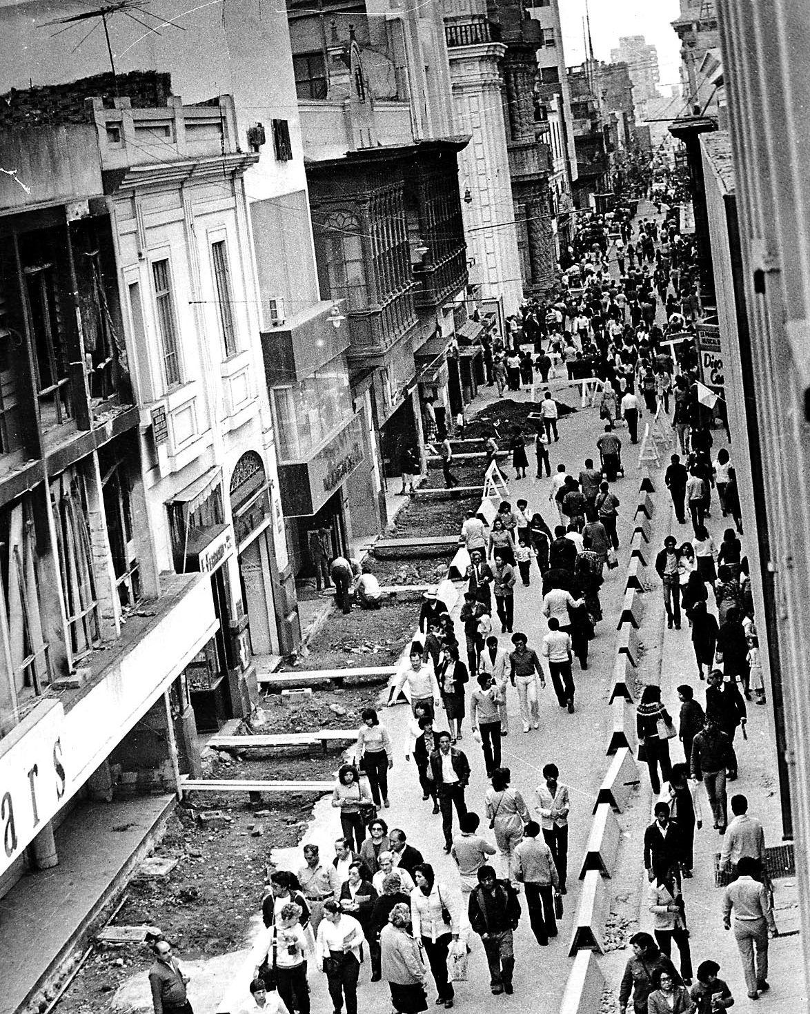 Trabajos en Jirón de la Unión. Agosto de 1982. (Archivo histórico de El Comercio)