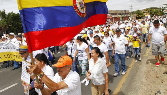 Colombianos marchan en zona fronteriza por crisis con Venezuela