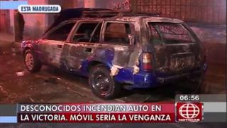 La Victoria: incendian auto y el dueño sospecha de una venganza