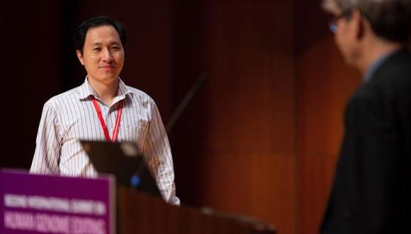 He Jiankui, quien reconoció que su experimento no estaba avalado por ninguna institución oficial, anunció que va a hacer una pausa en sus ensayos clínicos. (Foto: EFE)
