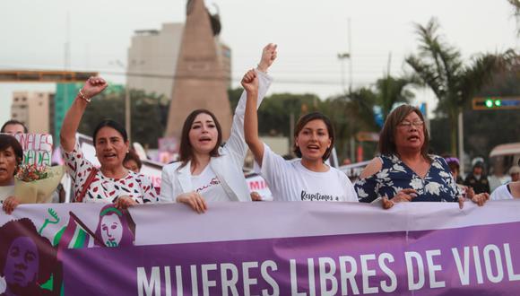 Arlette Contreras, activista por la lucha de la igualdad de las mujeres, presente en la marcha. (Foto: Lino Chipana/GEC)