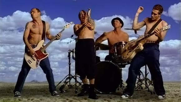El legendario video musical de Californication ha sido adaptado a un videojuego que puedes disfrutar totalmente gratis. (Foto: Red Hot Chili Peppers/WMG)