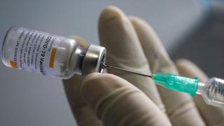 Chile recibe otro millón de vacunas Sinovac para frenar nuevo pico de la pandemia de coronavirus