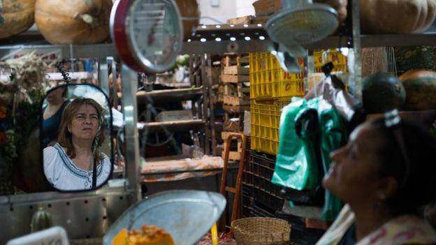 Los expertos prevén que la hiperinflación se va a seguir agravando. (Foto: AFP)