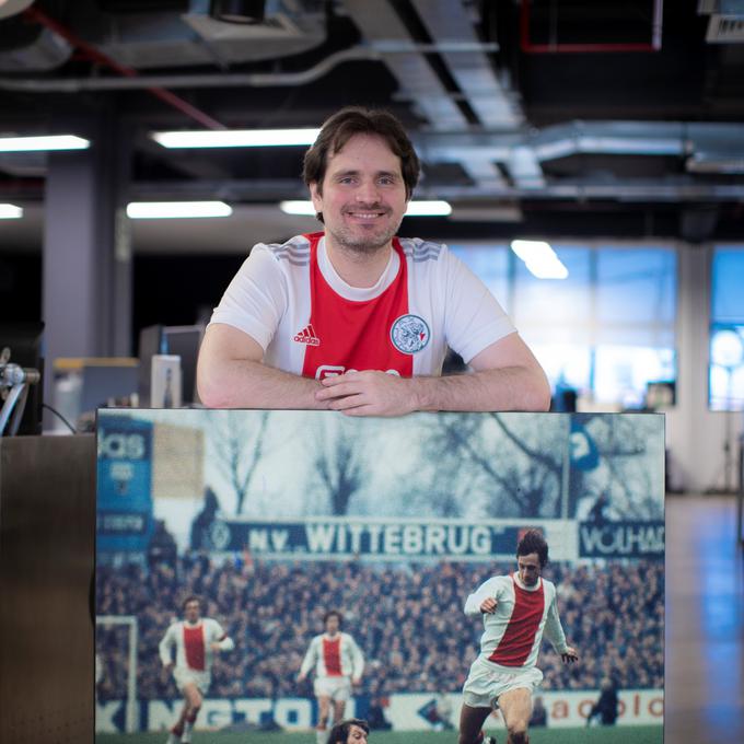 El director periodístico de El Comercio y su afición por el Ajax: “Aprendí a leer en holandés solo para seguir las noticias del club”