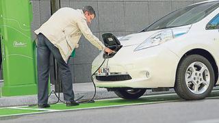 Shell compra firma de recarga de autos eléctricos