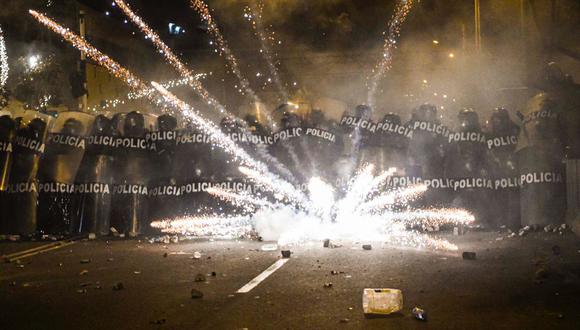 Las muertes de los jóvenes Inti Sotelo Camargo y Bryan Pintado Sánchez ocurrieron durante las protestas gubernamentales en noviembre del año pasado | Foto: AFP / Ernesto Benavides