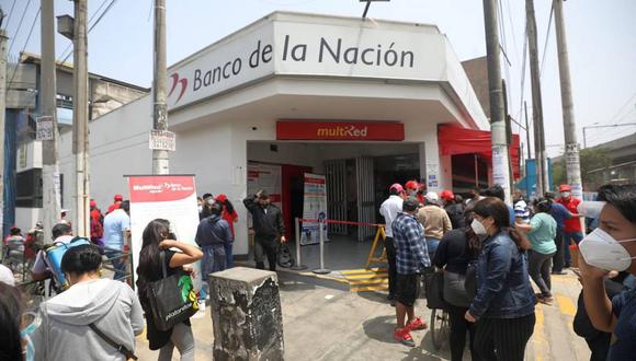 Desde el 25 de noviembre se viene realizando la entrega del bono de 760 soles a través de la Banca celular (Foto: Andina)