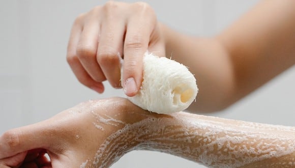 Cómo limpiar una esponja y matar bacterias